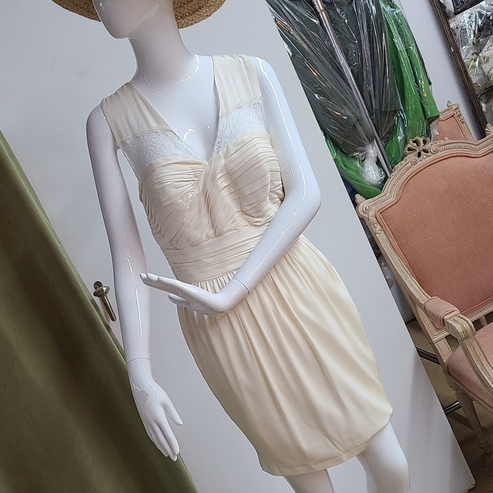 NWT Robert Rodriguez Sleeveless V Neck Cocktail Dress Size 4